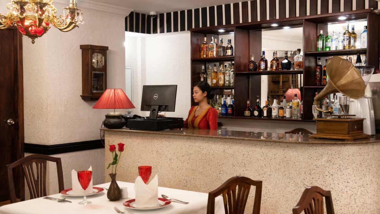 Mane Colonial Classic Сиемрип Экстерьер фото